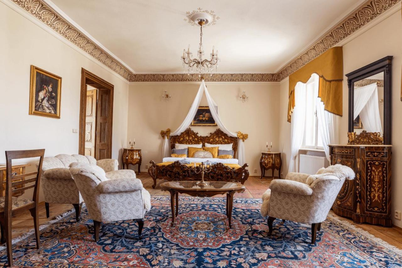 Апартаменты Ambrozuv Dvur Pouzdrany Экстерьер фото
